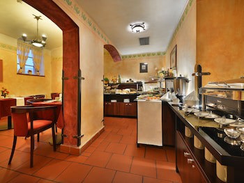 Ea Hotel Jeleni Dvur Prague Castle