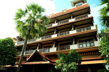 City River Hotel