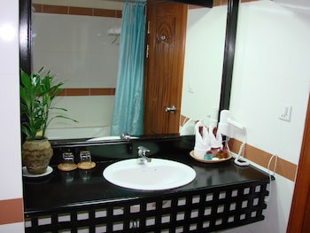 City River Hotel
