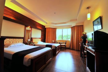 City River Hotel