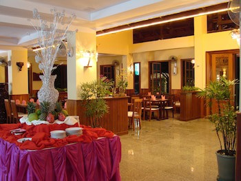 City River Hotel