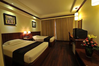 City River Hotel