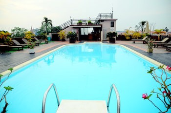 City River Hotel
