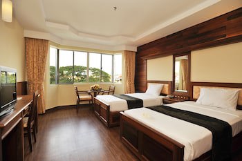 City River Hotel