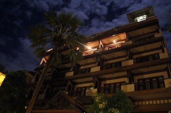 City River Hotel