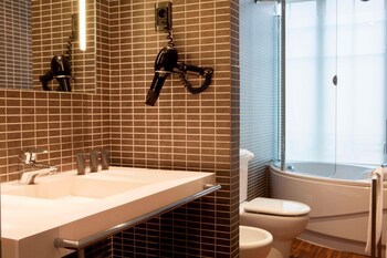 Ac Hotel Burgos By Marriott