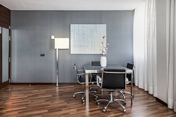Ac Hotel Burgos By Marriott