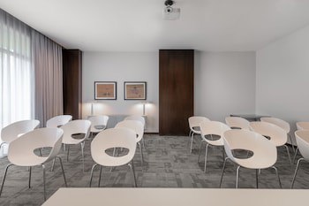 Ac Hotel Coslada Aeropuerto By Marriott