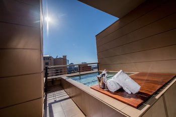 Raphael Penthouse Suites