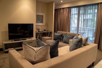 Raphael Penthouse Suites