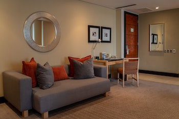 Raphael Penthouse Suites