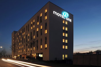 Motel One Frankfurt-Airport fotoğrafı