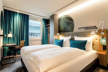 Motel One Frankfurt-Airport fotoğrafı