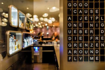 Motel One Frankfurt-Airport fotoğrafı