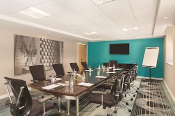 Ramada Hotel & Suites By Wyndham Coventry