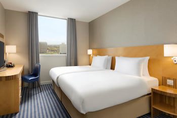 Ramada Hotel & Suites By Wyndham Coventry