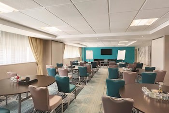 Ramada Hotel & Suites By Wyndham Coventry