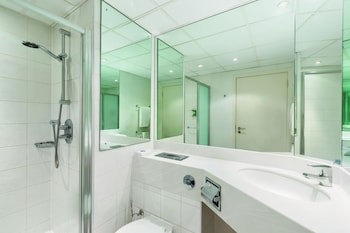 Ramada Hotel & Suites By Wyndham Coventry
