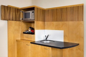 Ramada Hotel & Suites By Wyndham Coventry