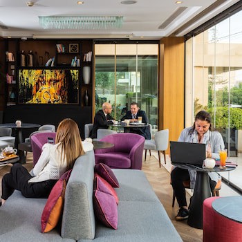 Alqasr Metropole Hotel
