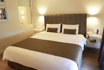 Alqasr Metropole Hotel
