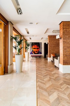 Alqasr Metropole Hotel