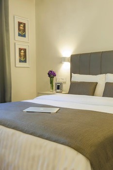 Alqasr Metropole Hotel