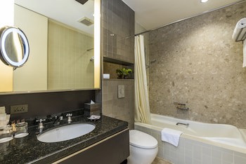 Emporium Suites By Chatrium