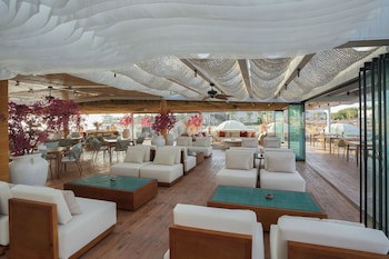 Desert Rose Resort