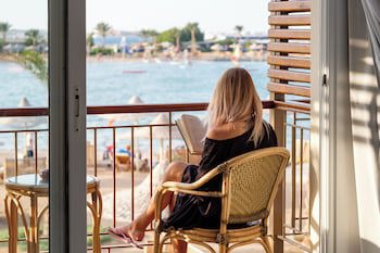 Desert Rose Resort