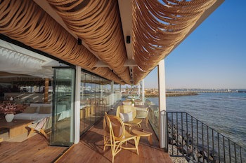 Desert Rose Resort