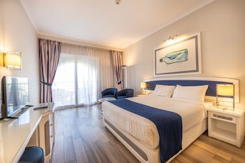 Desert Rose Resort