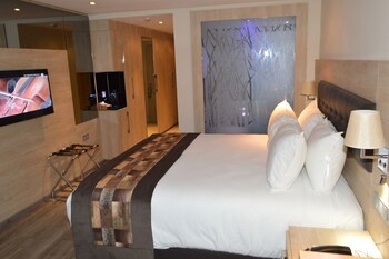 Anezi Tower Hotel