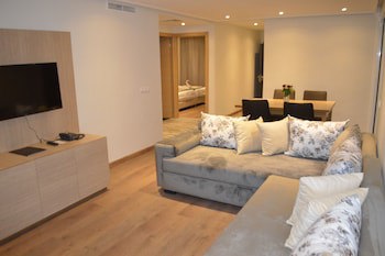 Anezi Tower Hotel