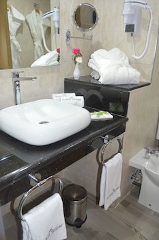 Anezi Tower Hotel
