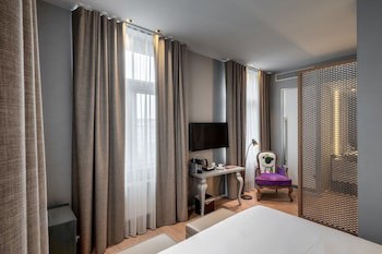 987 Design Prague Hotel