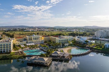 Domes Lake Algarve, Autograph Collection