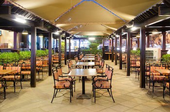 Avenue Hotel