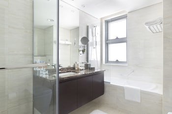 Avenue Hotel