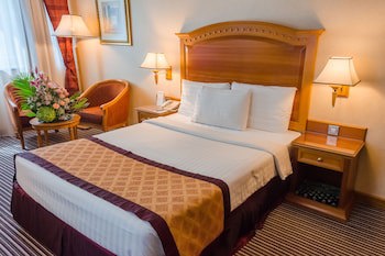 Avenue Hotel