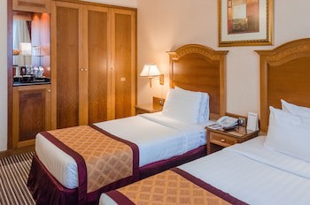 Avenue Hotel