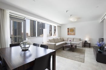 Avenue Hotel