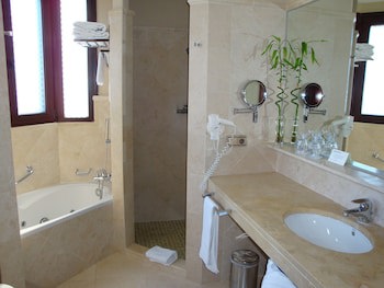 Sh Villa Gadea Hotel