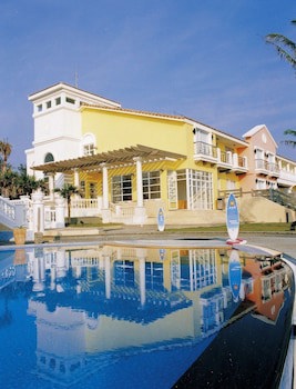 Chateau Beach Resort