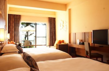 Chateau Beach Resort