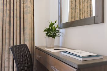 Alexandra Hotel