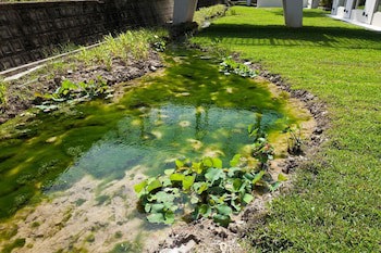 Gloria Manor