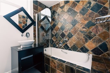 Cape Diamond Boutique Hotel