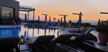 Royal Hotel
