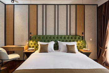 Royal Hotel